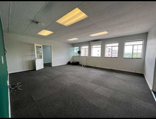 275M² OFFICE TO LET IN FERNDALE